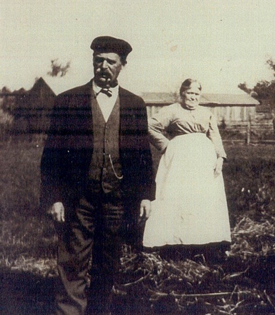 Peter Hubert Effertz and Elizabeth Born Effertz - source: Franklin Overby